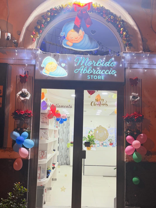Morbido Abbraccio Store: negozio fisico e online di abbigliamento e accessori per neonati e bambini.