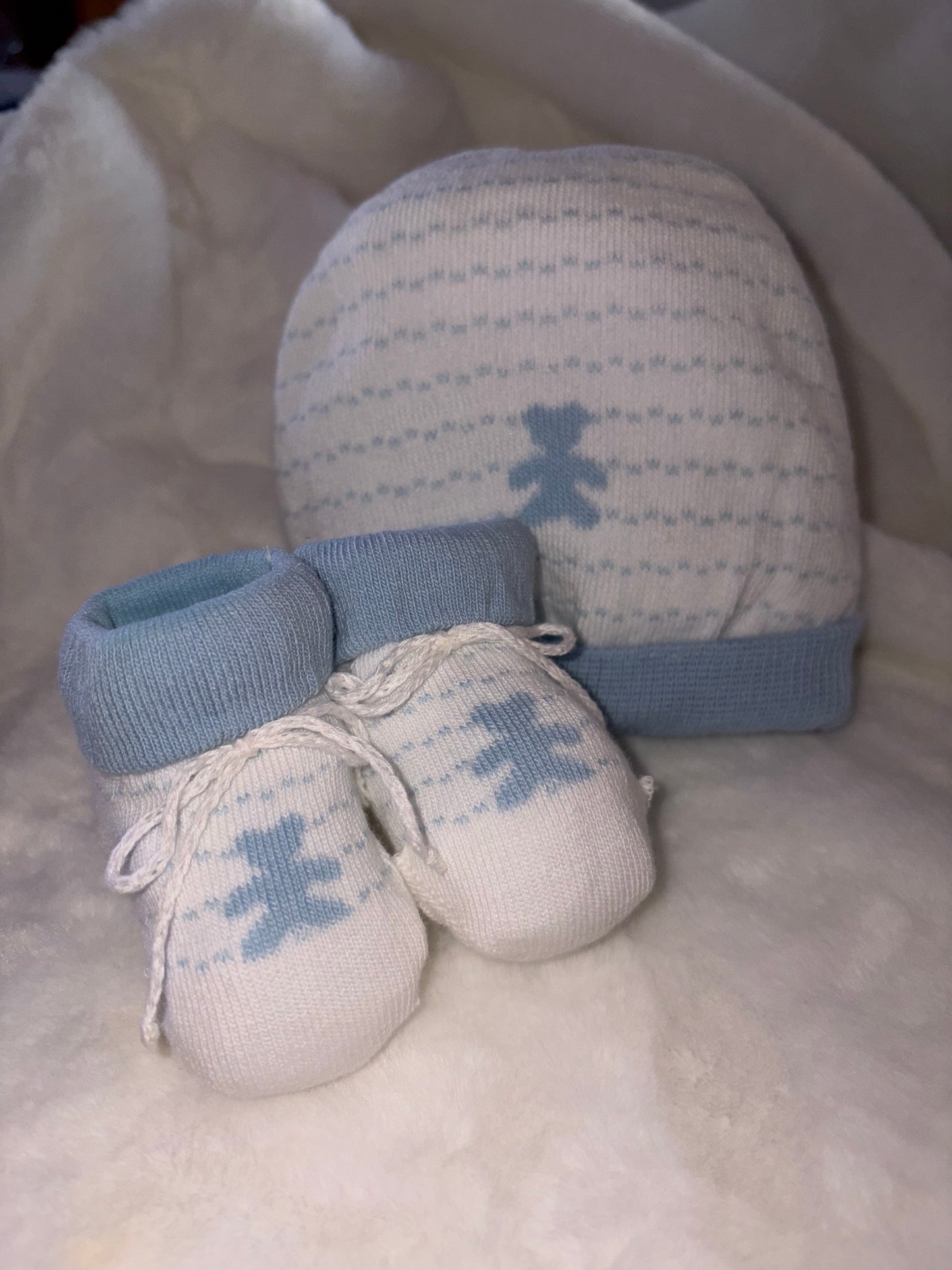 Cappellino e scarpette orsetto