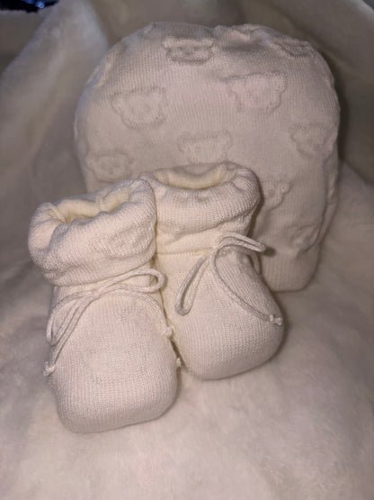 Cappellino e scarpette orso